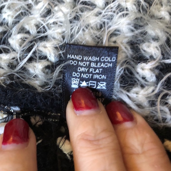 BKE Boutique Multicolored cardigan sweater (SM) - Picture 7 of 8